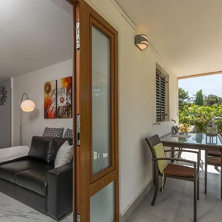 Luxury Sonja * פורץ